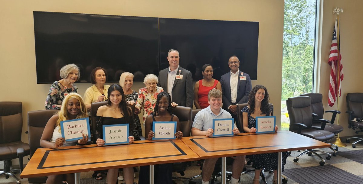 Thank you to the #NYPHudsonValley  Auxiliary for your generosity &amp; for providing your annual scholarships to such amazing &amp; inspiring young people from our community! <a href="/tfi9001/">Tonja Inlaw : My tweets are my own</a> <a href="/nyphospital/">NewYork-Presbyterian</a>