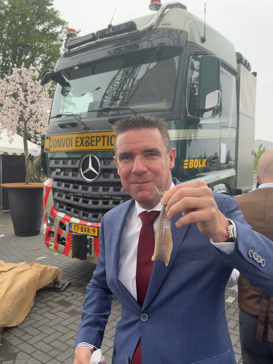 VanMierloCDA's tweet photo. Het was weer gezellig bij de traditionele #haringparty bij #Bolk Almelo 🇳🇱! https://t.co/JIDfUuXT47