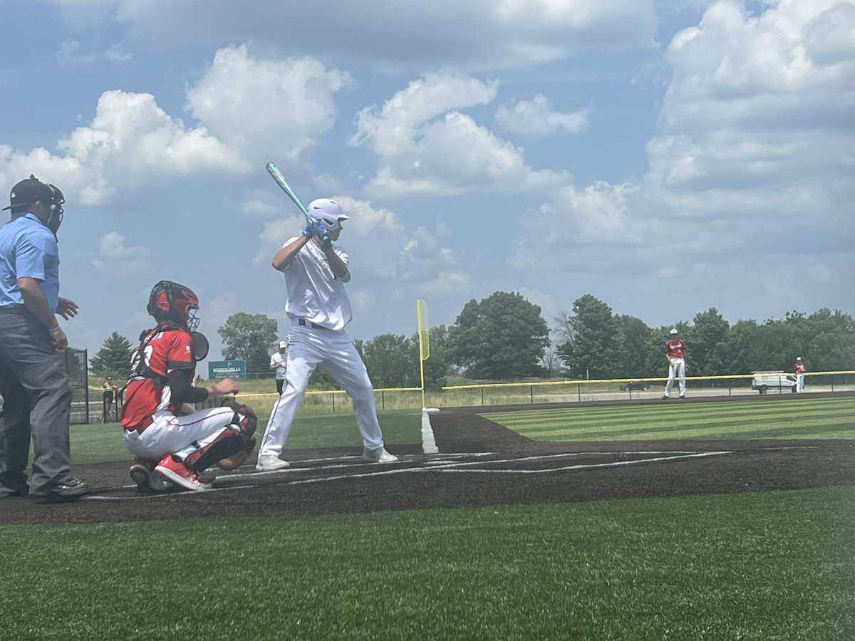 Started a rally! First home run of the season! 
<a href="/PrepBaseballIL/">Prep Baseball Illinois</a> @PBR_Uncommitted #classof2026 #playthebest