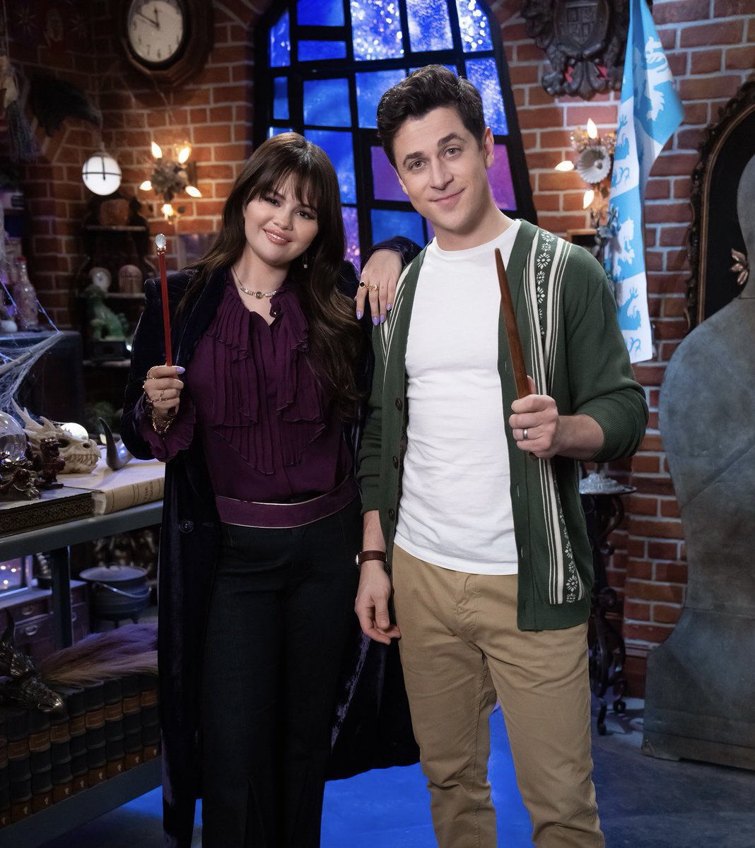 PopBase's tweet photo. David DeLuise is officially returning for the new ‘Wizards of Waverly Place’ series. https://t.co/3O32Dv4J7P