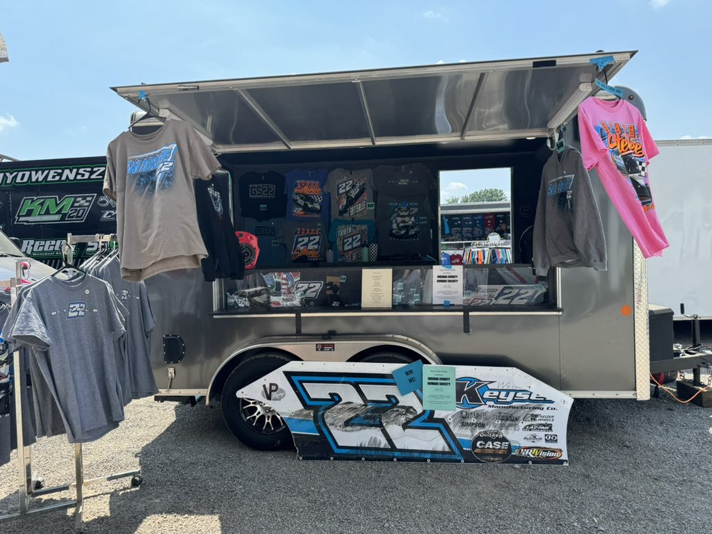 All set up @lernerville for night #2 of the Firecracker!  

@greggsatterlee will be here signing autographs from 5:00 - 5:30!  

Come say hi and grab a raffle for the door panel (benefitting our local humane society 🐶)!