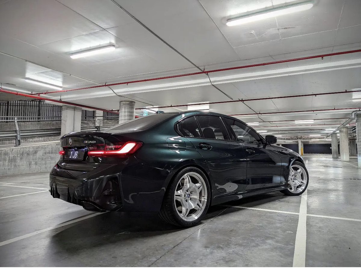 AutoBant's tweet image. Oxford Green M340i with E36 M3 “Style 24s”wheels goes harrrrddd 🔥 

📸 | m340xford (IG)