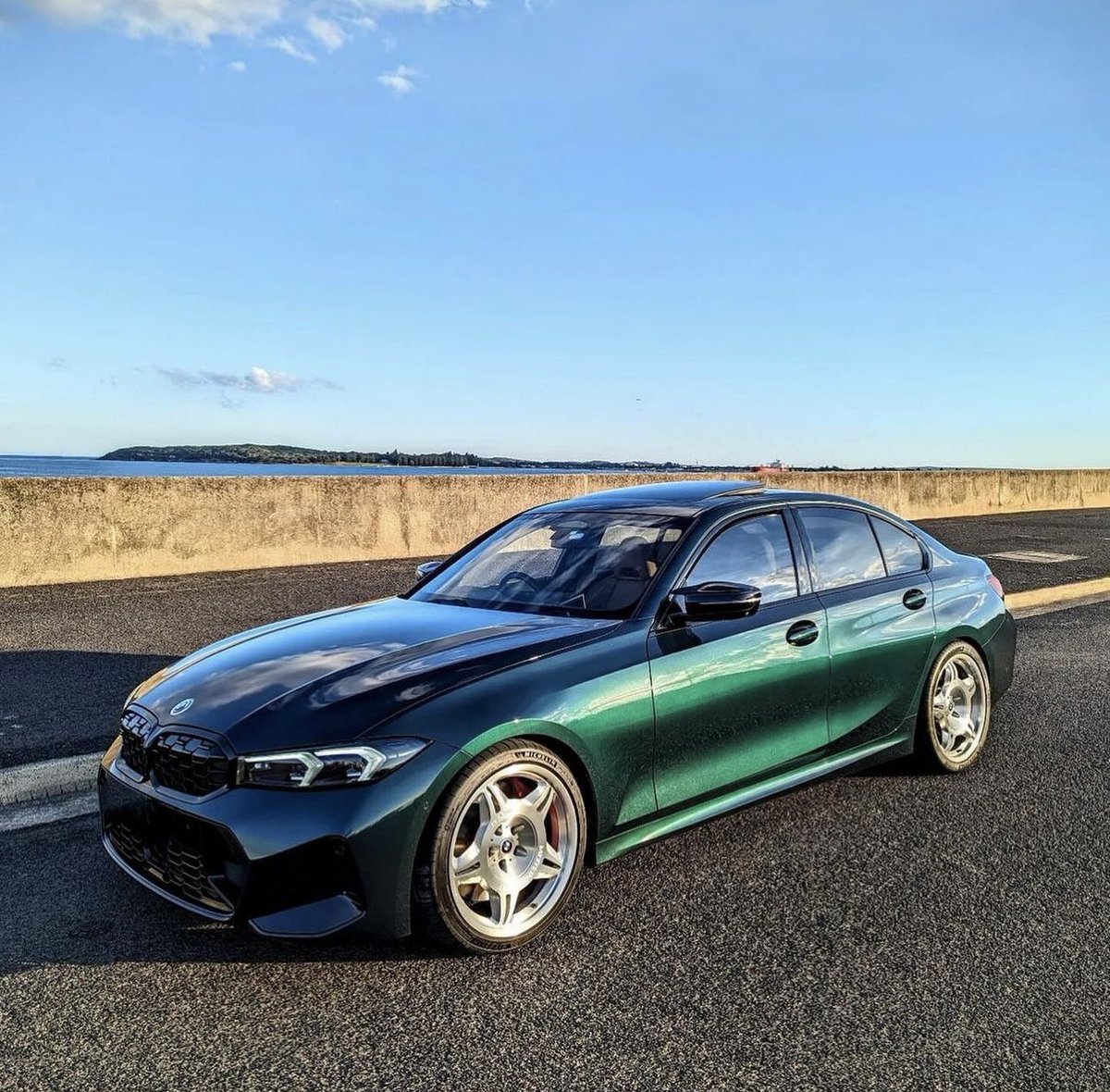 AutoBant's tweet image. Oxford Green M340i with E36 M3 “Style 24s”wheels goes harrrrddd 🔥 

📸 | m340xford (IG)