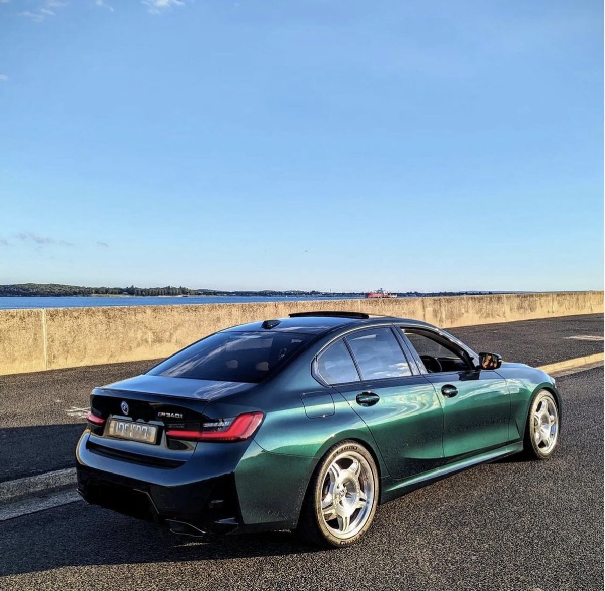 AutoBant's tweet image. Oxford Green M340i with E36 M3 “Style 24s”wheels goes harrrrddd 🔥 

📸 | m340xford (IG)