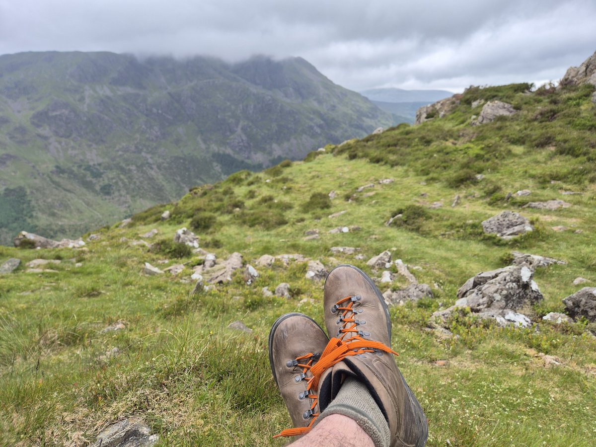 nobbym66's tweet photo. These @AkubootsUK are made for hiking @keswickbootco 
We did shout from Red Pike earlier Alex, but you didn't hear us ! 😂😂😂
@mstrikkers 
#wainwrightbagging
#haystacks https://t.co/7xdnPhpNZN