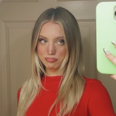 VIOLETSF0ROSES's tweet photo. #NewProfilePic https://t.co/BuNtklTy48