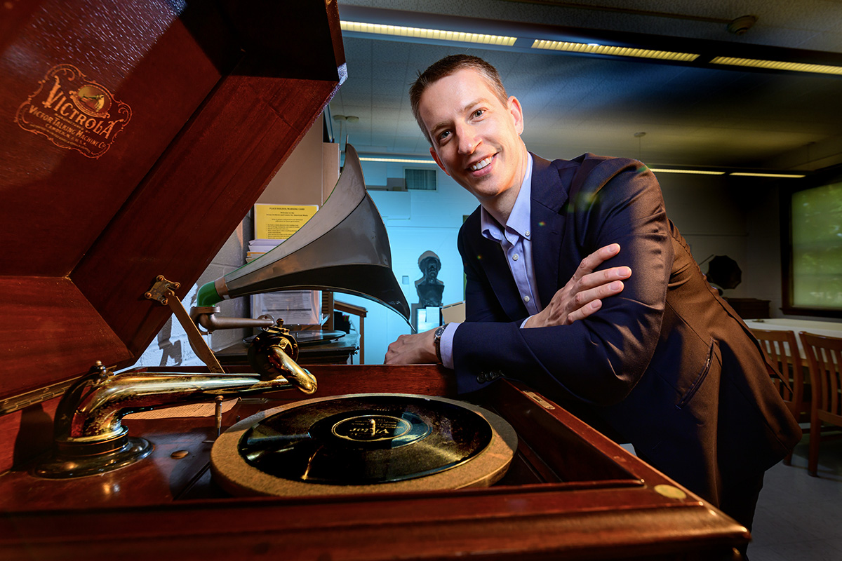 An #ILLINOIS scholar’s book, Same Old Song: The Enduring Past, examines how popular music connects to the past

In his book, John Paul Meyers looks at five genres of music and how they’ve connected to the past.
▶️ go.illinois.edu/PopularMusic