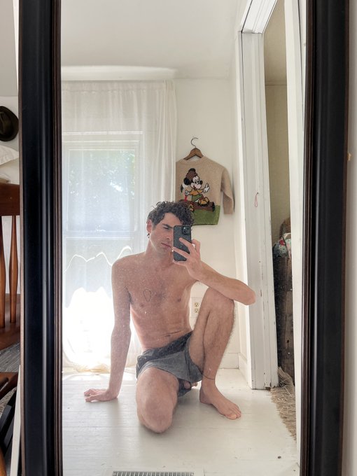 Insta deleted it, can&rsquo;t figure out why&hellip; https://t.co/4tUr1QY2Ph