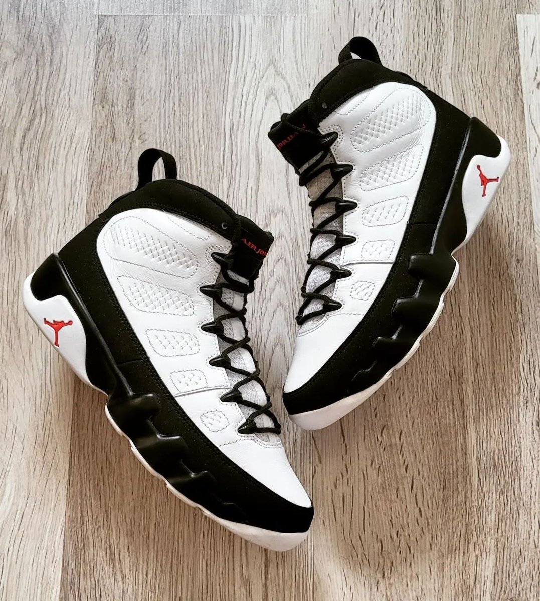 Air Jordan 9 Retro OG (2016) 🏀

Should Jordan Brand bring 'em back?