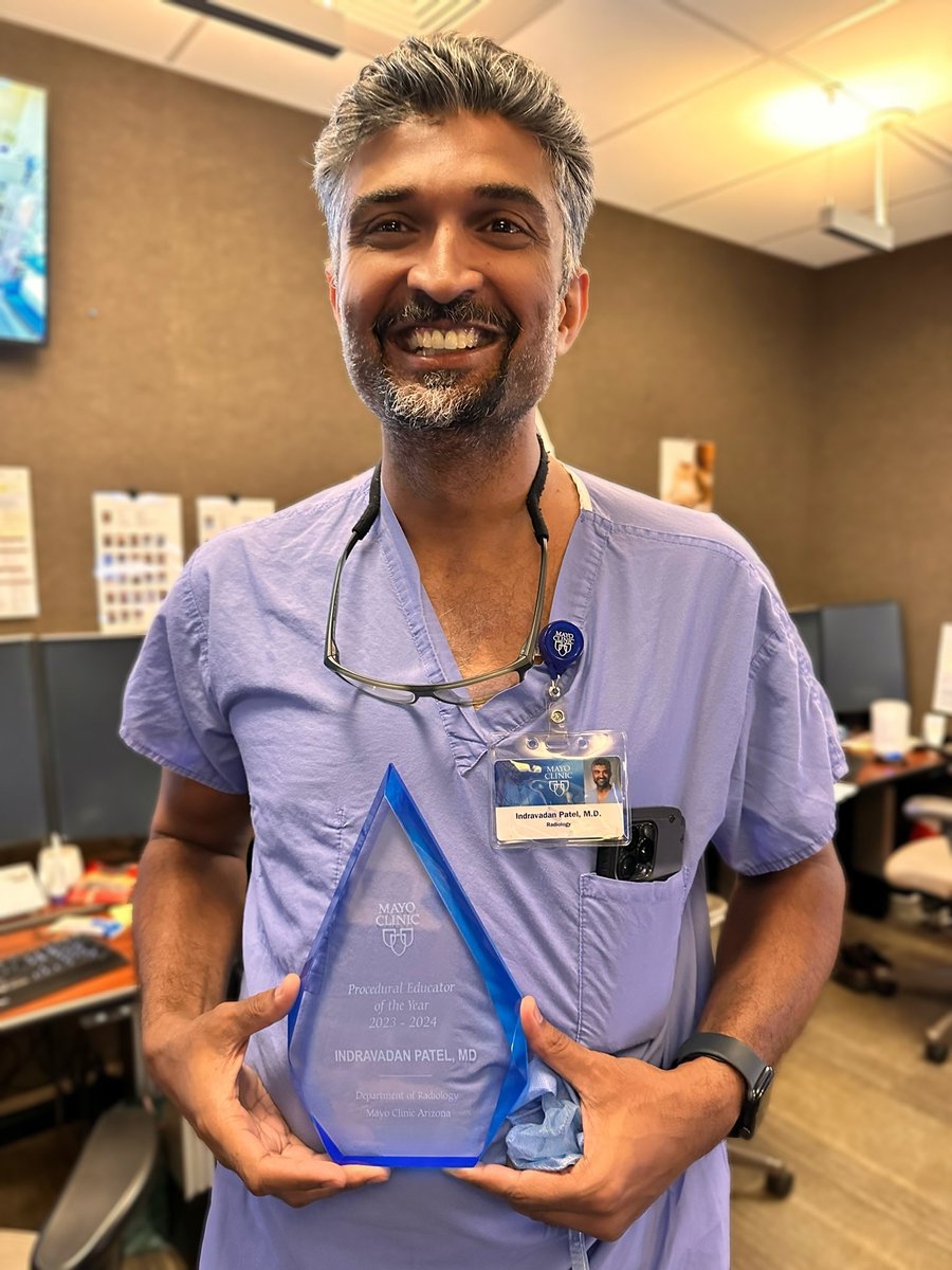 Congratulations to Dr. Patel on receiving the Procedural Educator of the Year Award! 🏆👏🏻

#MedEd #Irad <a href="/DanPatelMD/">Dan Patel</a> <a href="/MayoRadiologyAZ/">Mayo Radiology Arizona</a>