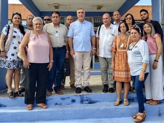 En reciente encuentro del Dr.C. Eduardo Martínez, Mtro. de Ciencia, Tecnología y Medio Ambiente <a href="/citmacuba/">Ministerio de Ciencia, Tecnología y Medio Ambiente</a>, con el Consejo de Dirección de la Delegación del #CITMA en #SanctiSpiritus, analizaron acciones en curso para fortalecer el sistema de ciencia e innovación en la provincia.