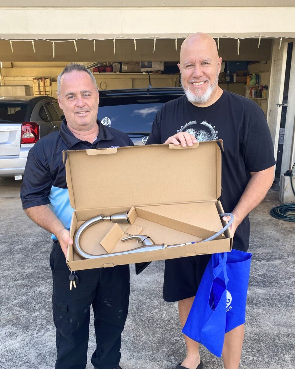 WaialaePlumbing's tweet photo. Congratulations to one of our giveaway winners, Mike! Brian installed Mike's new Wolverine Brass faucet to replace his leaking one. Mahalo for participating! 🤙

#Oahu #Hawaii #plumbing #construction #contracting #remodel #renovation https://t.co/fAA73ftGUY