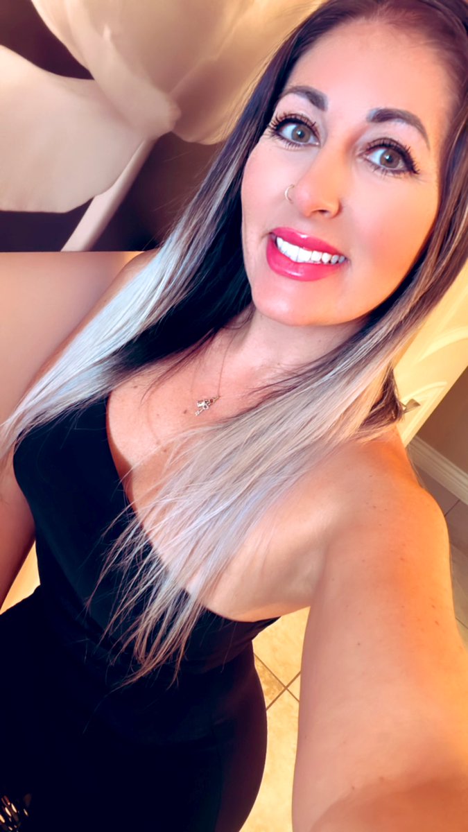 AmyVFit's tweet photo. 🖤🖤🖤 https://t.co/F8jJVr3Uyx