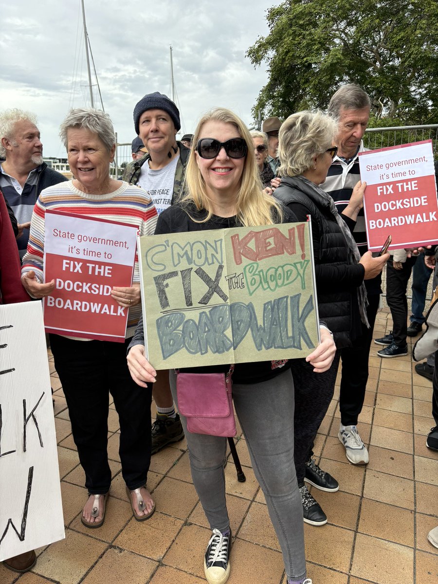 <a href="/ScottStewartMP/">Scott Stewart MP</a> Our Kangaroo Point boardwalk at Dockside is still closed after 12 mths! We are sick of your inaction..step in and fix it so it can be re-opened! Thanks <a href="/amymacsouthbris/">Amy MacMahon</a> and <a href="/TrinaGreens/">Trina Massey</a> for organising our community march 💚