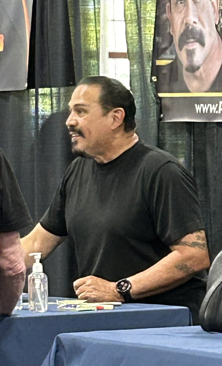 mayans_sp's tweet photo. Hello Emilio!
#MayansMC https://t.co/BH4wyZ9XFR