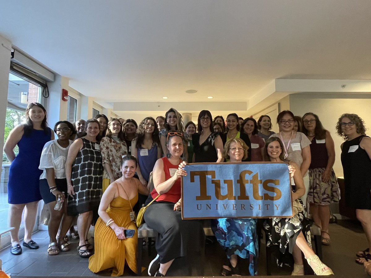 susdickason's tweet photo. @TuftsUniversity Women’s Network brings the heat! Hottest day on record this Summer Solstice! @TuftsAlumni @LaFemmeMondaine @idafaber https://t.co/2xZm90LXj1