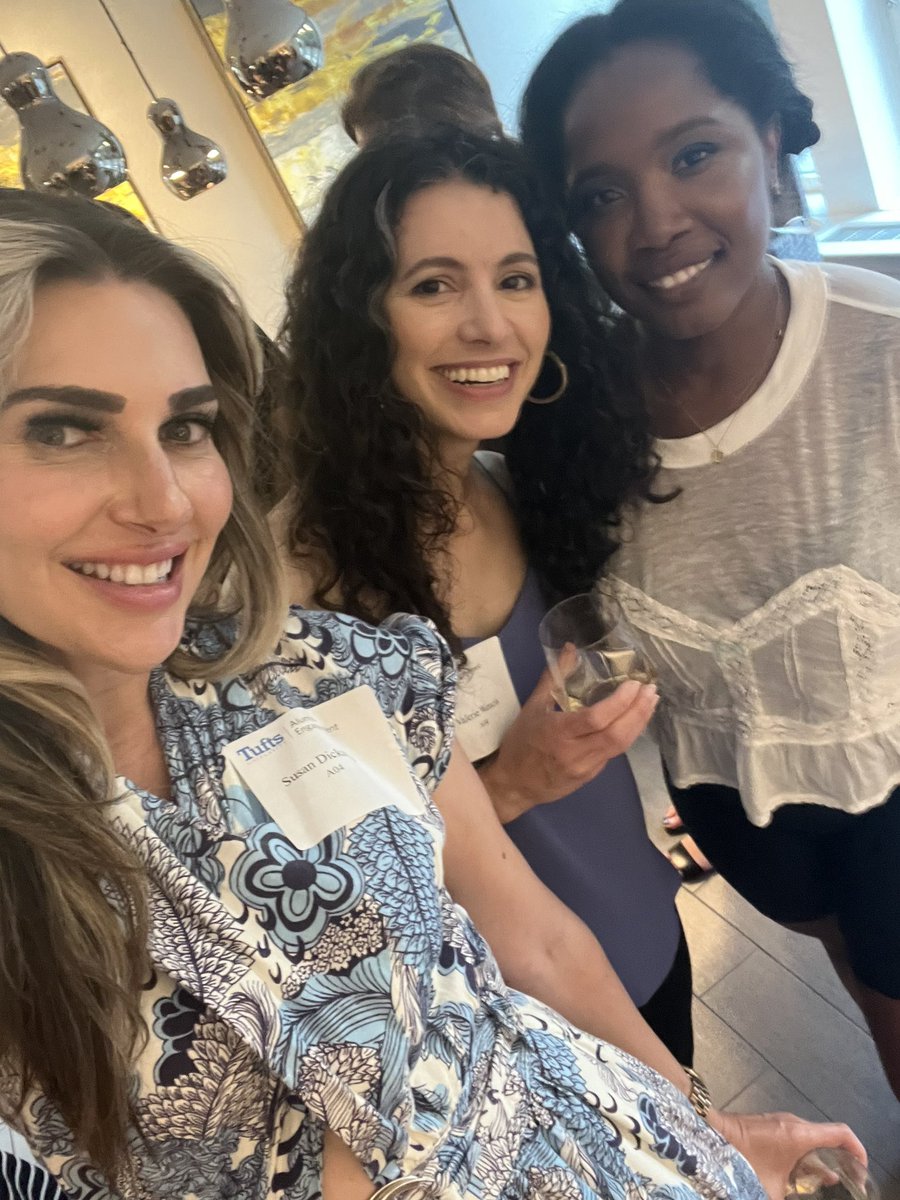susdickason's tweet photo. @TuftsUniversity Women’s Network brings the heat! Hottest day on record this Summer Solstice! @TuftsAlumni @LaFemmeMondaine @idafaber https://t.co/2xZm90LXj1