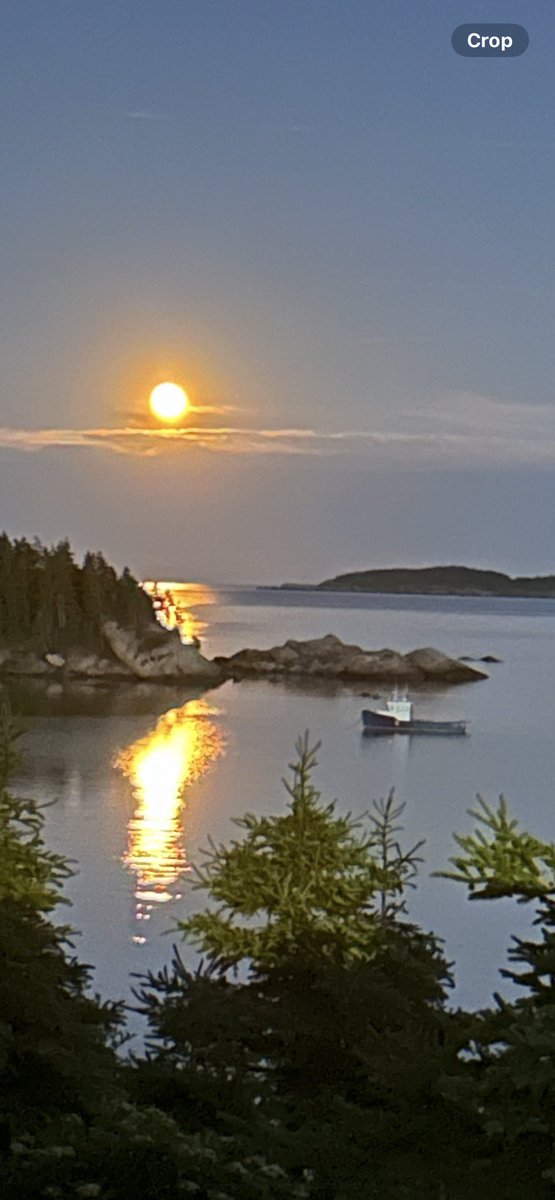 kennena's tweet photo. What a beautiful full moon in Ingonish, Nova Scotia, Canada:) https://t.co/ei8wRzwBEs