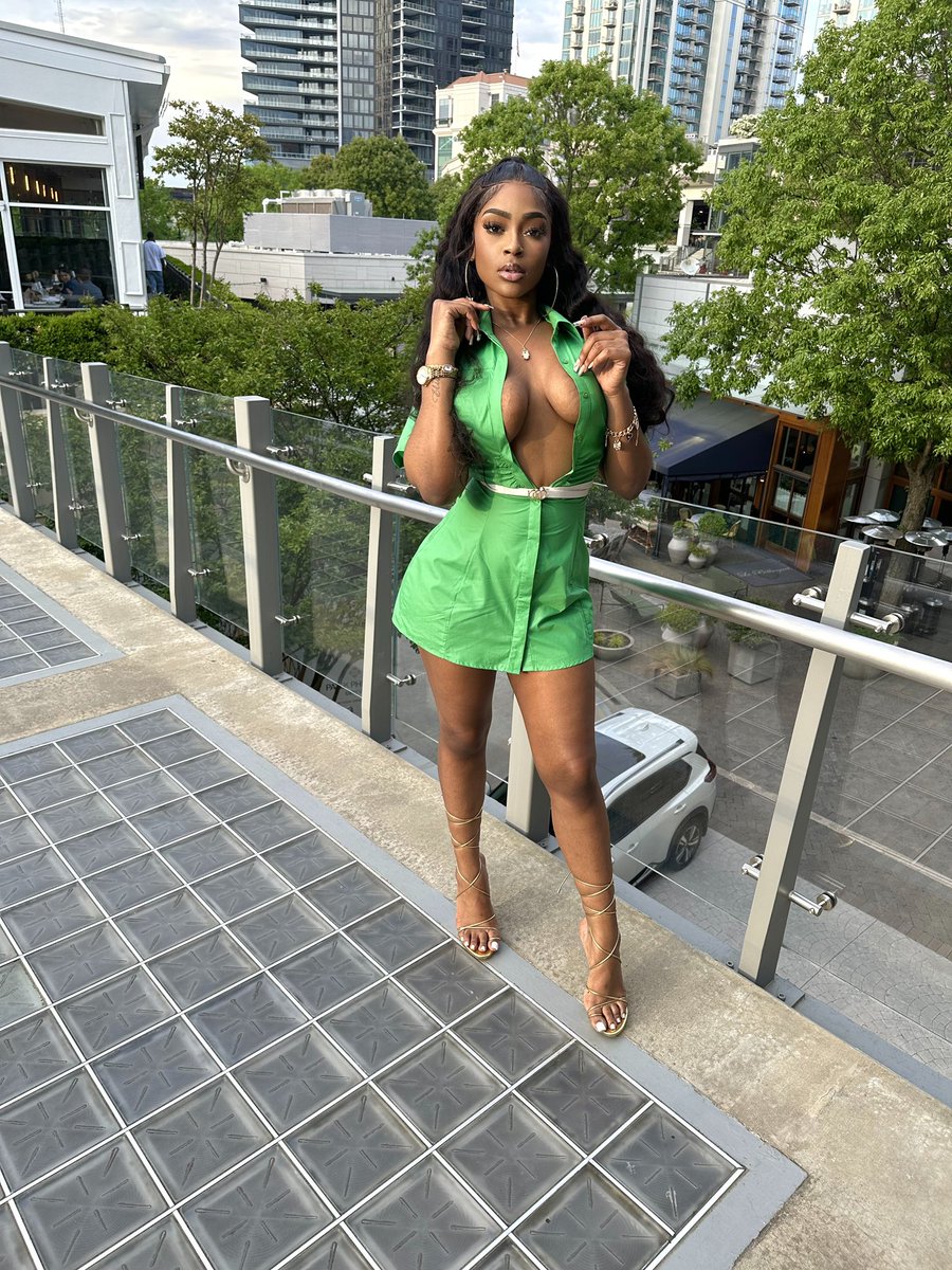 emahnwyatt's tweet photo. cause X never see me😘 https://t.co/nprtJqIyvJ