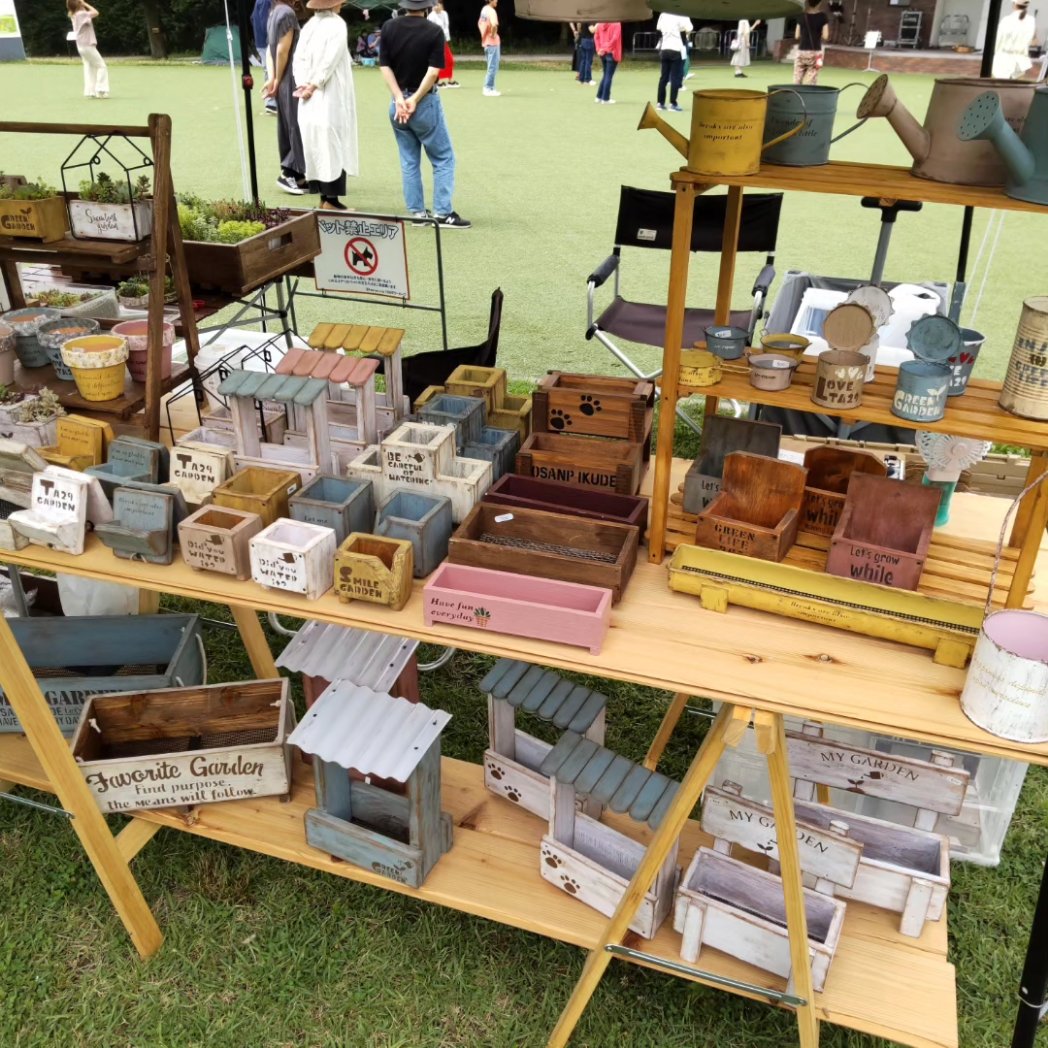 nakapapa2's tweet image. 138タワーパークで開催中の空と海のマルシェに出店中です。
ハンドメイドの木工鉢、リメイク鉢、多肉植物の寄せ植え、BOOW
#BOOW
#多肉植物
#ハンドメイド
#空と海のマルシェ
#138タワーパーク