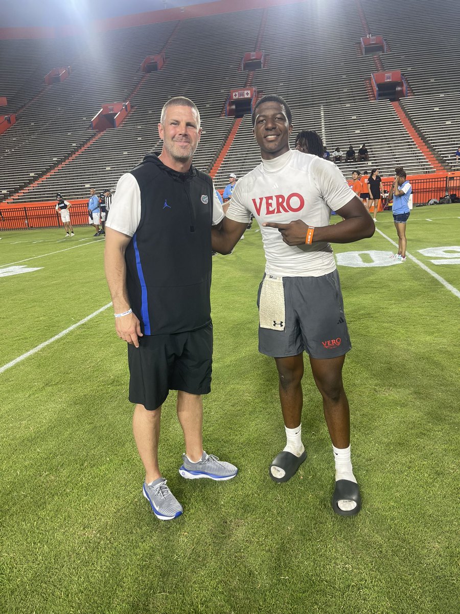 WOW! Blessed and honored to receive an offer from the University of Florida!!🐊 #agtg #gogators <a href="/coach_bnapier/">Billy Napier</a> <a href="/CoachRyanO/">RYAN O'HARA</a>