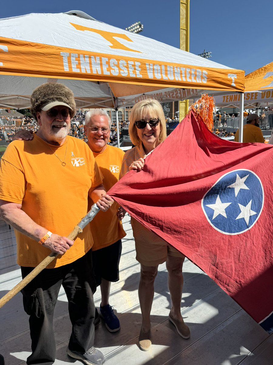 Jenxman's tweet photo. Huge kudos to the following people who have been providing the best local tv coverage of the #vols @Vol_Baseball in the #CWS. 

@wvltrick 
@samrothman_ 
@TonyBasilio https://t.co/5RInQDf9Vw