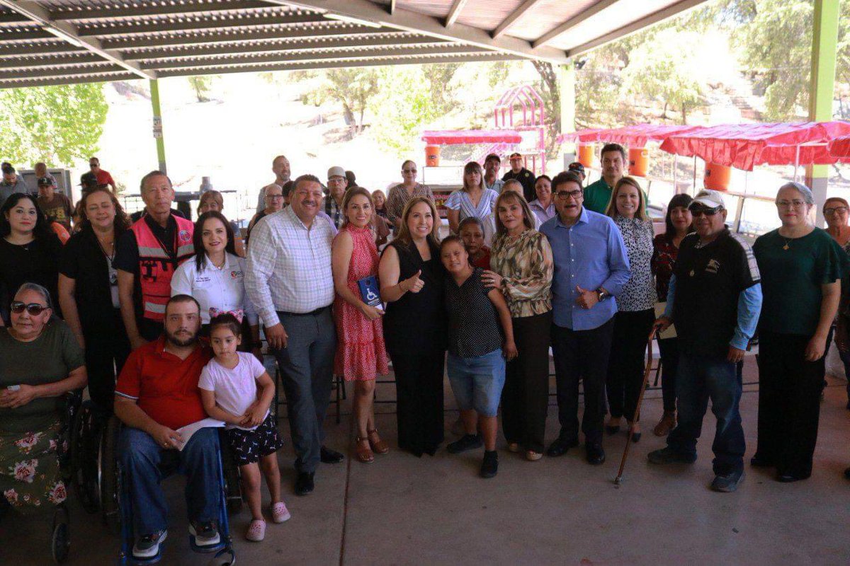 PattyLaraGa's tweet photo. Familias de Nogales reciben nuevos proyectos productivos y equipamiento.🌟

Nuestro objetivo es que cada comunidad pueda fortalecer su economía ejerciendo sus derechos y mejorando su calidad de vida.

Cumplimos nuestro compromiso con el bienestar de las familias.🫶🏼 https://t.co/BLzDtg9Yvz