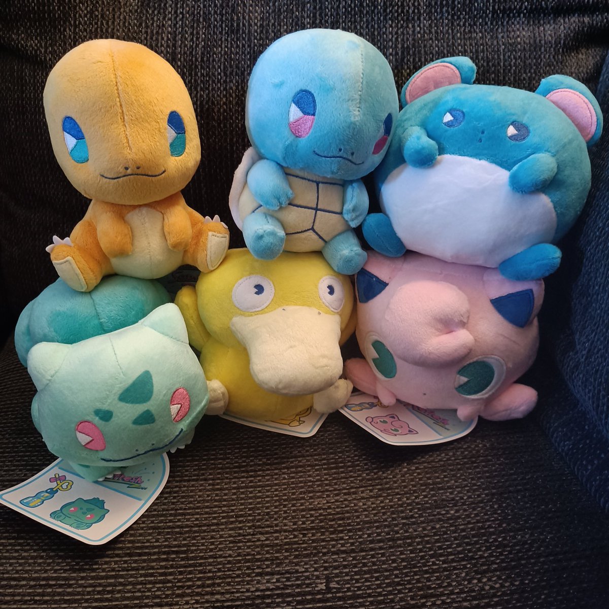 Chiko_Charm's tweet image. Gotta love these Saiko Soda  plushies🥰 
#Pokemon #PokemonPlush #PokemonCenter #SaikoSoda #Bulbasaur #Charmander #Squirtle #Marill #Psyduck #Jigglypuff