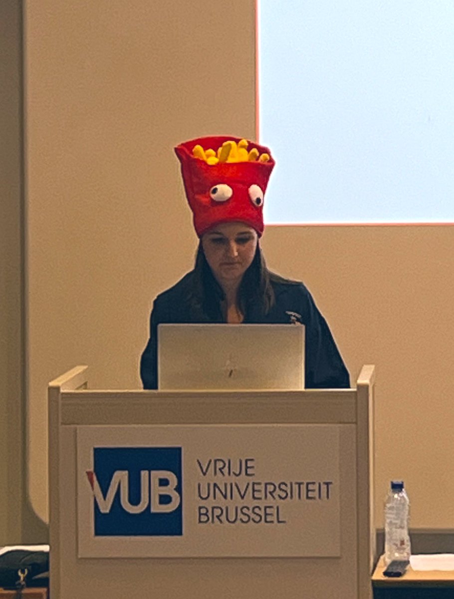 MOVE-Movement & Nutrition for Health & Performance (@move_vub) on Twitter photo Yesterday <a href="/Yanni_Verhavert/">Yanni Verhavert</a> obtained the degree(s) of Dr. in Movement and Sport Sciences (and โDr. in French Friesologyโ) with her splendid PhD thesis on โThe association between energy-balance related behaviour and burn-out in secondary school teachersโ. Great job! ๐ช๐ฅ๐ฉโ๐๐๐ Yesterday <a href="/Yanni_Verhavert/">Yanni Verhavert</a> obtained the degree(s) of Dr. in Movement and Sport Sciences (and โDr. in French Friesologyโ) with her splendid PhD thesis on โThe association between energy-balance related behaviour and burn-out in secondary school teachersโ. Great job! ๐ช๐ฅ๐ฉโ๐๐๐