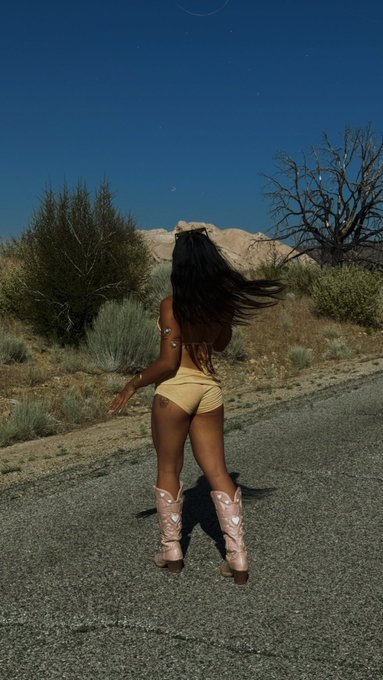 Looking for a cowgirls strap to ride 🤠🌵 https://t.co/sz5VsjYm7y<a href="/tag/mvsales"class="tags"><span>#mvsales</span></a>