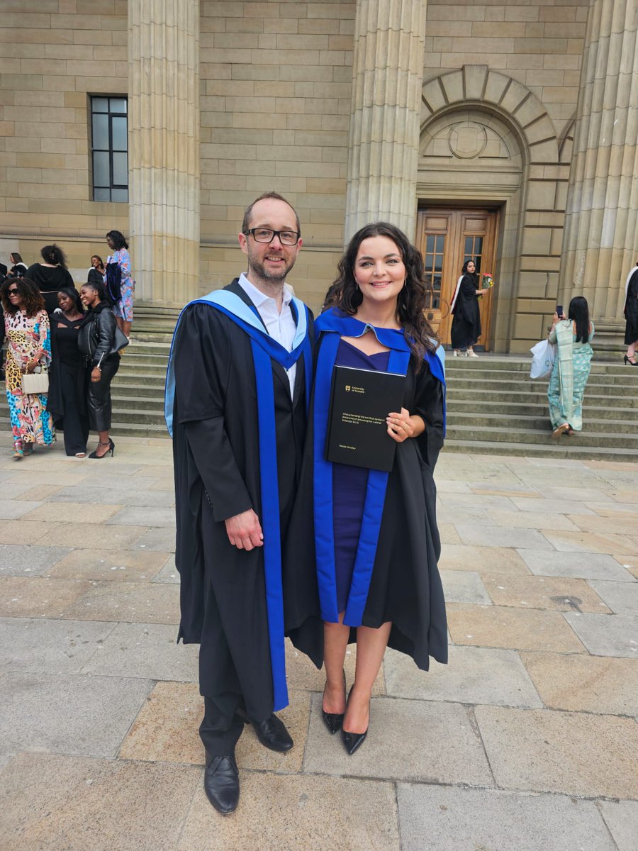 CMHenstridge's tweet image. Amazing to see @HindleyNicole graduate with her MND-focused PhD on MND awareness day. Well done Nicole and it was extra special to see Skye 😍
@EuansCentre @UoDMedicine @MNDScotland @mndresearch
