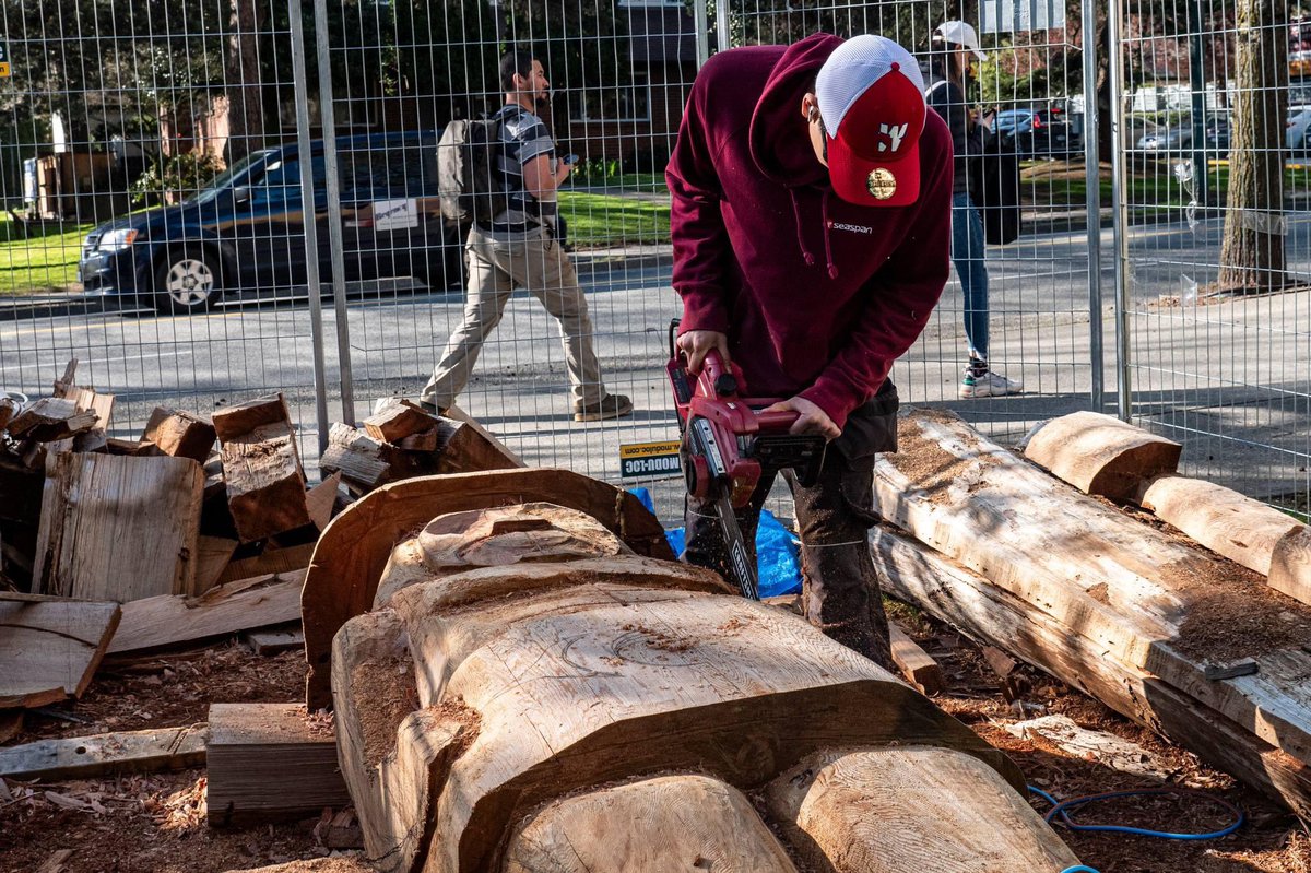 DansLegacyBC's tweet image. This National Indigenous Peoples Day, read about the Welcome Pole Figure Carving project at @collingwoodnh, an initiative we were honoured to help facilitate.

Take a look: danslegacy.com/2024/06/dans-l…