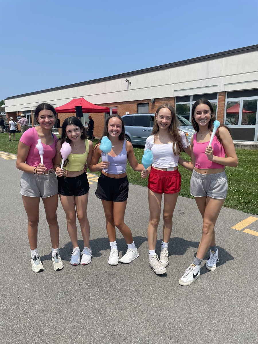 Tracey Savine tweet media