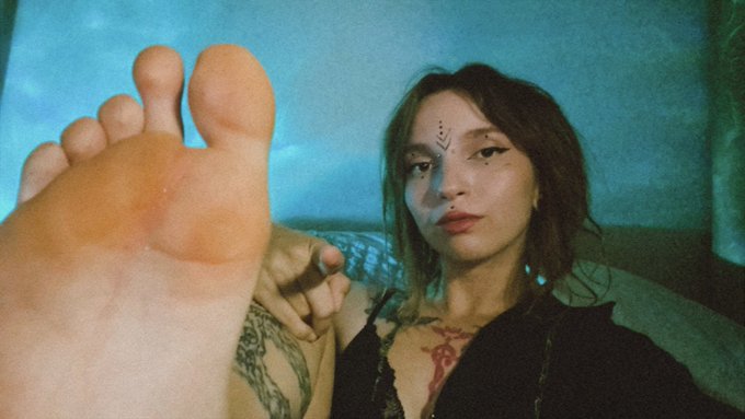 As always, I want to abuse you and feed you THIS on top of it.   👍 -feet team 🔄 - cock team https://t<a href="/tag/femdom"class="tags"><span>#femdom</span></a><a href="/tag/feet"class="tags"><span>#feet</span></a><a href="/tag/mistress"class="tags"><span>#mistress</span></a><a href="/tag/hypno"class="tags"><span>#hypno</span></a><a href="/tag/femdomhypno"class="tags"><span>#femdomhypno</span></a>