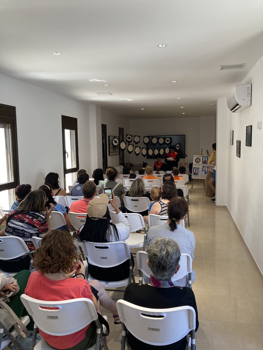 Avui hem celebrat l'acabament d'aquest curs a l'Escola Divina Pastora de #Vinallop.
Molt bon treball per part de tot l'equip docent i la directora de l'escola 💪. Ara a descansar i agafar forces per al curs 24-25!