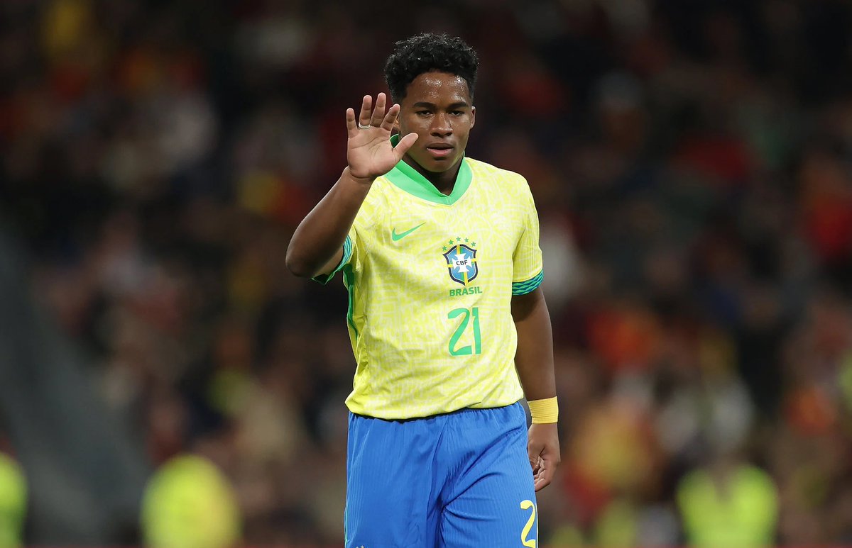 GingaBonitoHub's tweet photo. 🎙️ENDRICK:

“Neymar? It’s crazy. Fun fact, when I was in the gym with Marquinhos, he was on the phone with Neymar & just hearing his voice made me happy. I was able to talk to him off the pitch. He’s someone I watched play at Santos, I still watch at Al Hilal. Unfortunately he’s injured but Neymar is a phenomenal guy. He inspires me on the pitch. I’m very happy. Neymar does things no other player can do. At Barcelona, here at the Seleção. I’m happy he’s here. I hope I can meet him, take a photo with him & ask him for advice because he has seen a lot of things in this life. A lot of hard things but he’s a strong guy, he’s a guy that will go through everything, he’s a great example of a father too, he’s always with his kids, I believe these are the examples to follow. I’m really happy, I hope I can meet him & take a photo with him.”