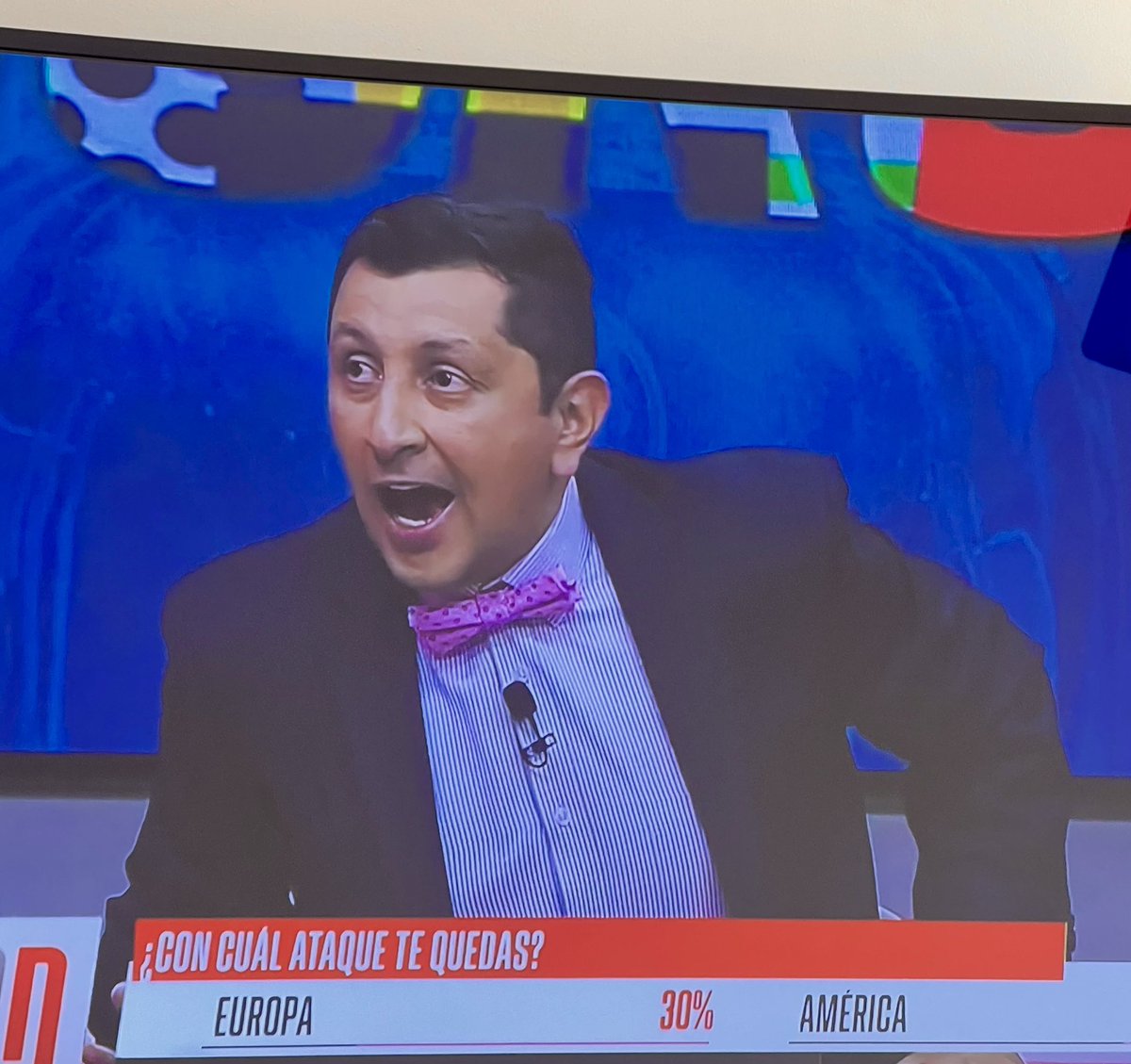 Y este quien es? Que personaje tan particular.