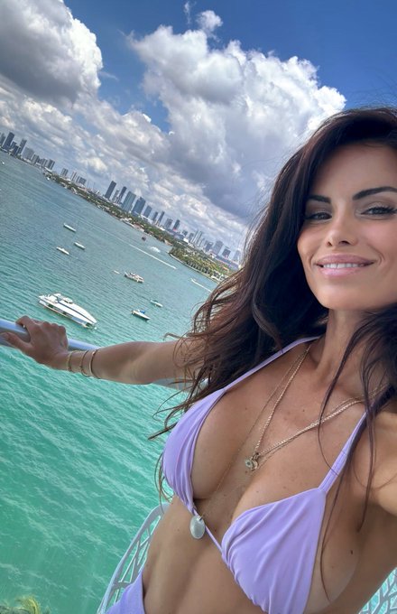 Hello 👋🏼 https://t.co/0JLkGT7iZK<a href="/tag/healthyfood"class="tags"><span>#healthyfood</span></a><a href="/tag/recipeoftheday"class="tags"><span>#recipeoftheday</span></a>