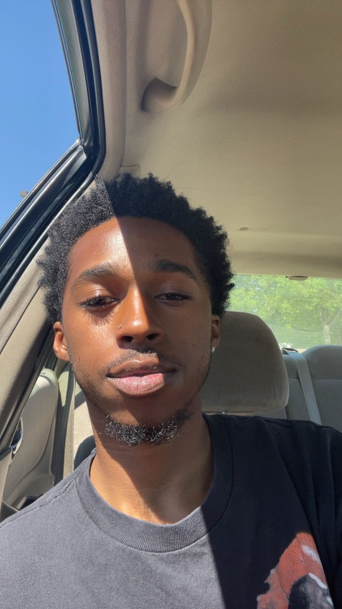 TooSleezzy's tweet image. 😃new media