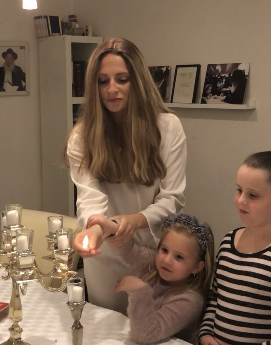 #ShabbatShalom Candle lighting time in NYC is 8:12pm.

A little light dispels great darkness!

Shabbat Shalom 🙏