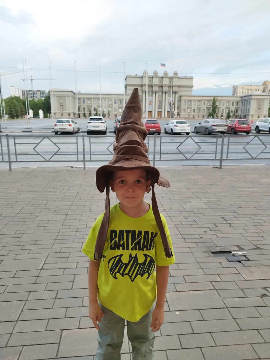 Когда разрешаешь ребёнку одеться на прогулку самостоятельно