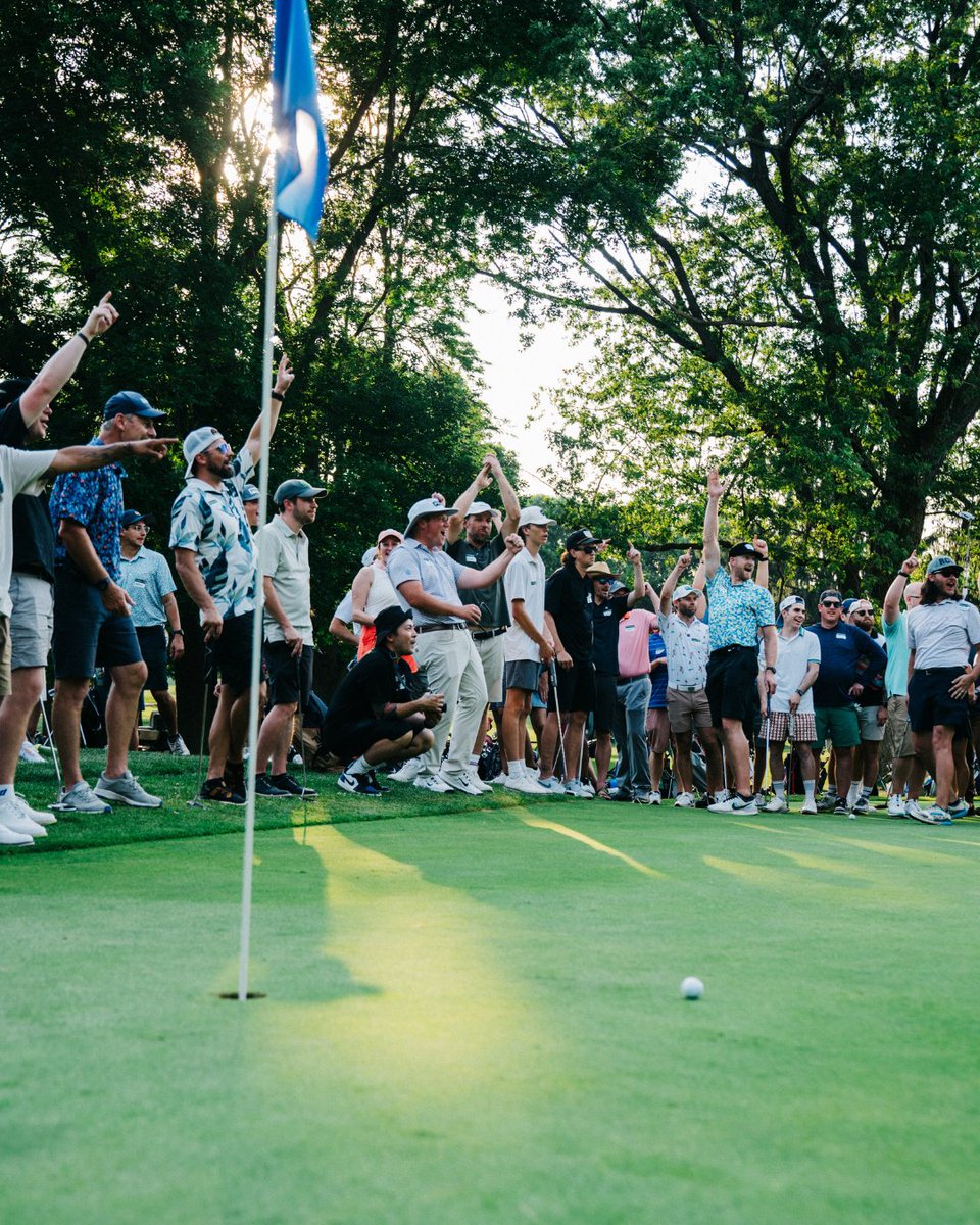 KemperSports's tweet image. .@erikanderslang &amp;amp; @randomgolfclub helped take #KSPDMonth up a notch this week by bringing its Mad Scramble Tour to Vernon Hills Golf Course, which brought 130 golfers together for an unforgettable night of community and fun that ended with the group posting a score of 12-under.