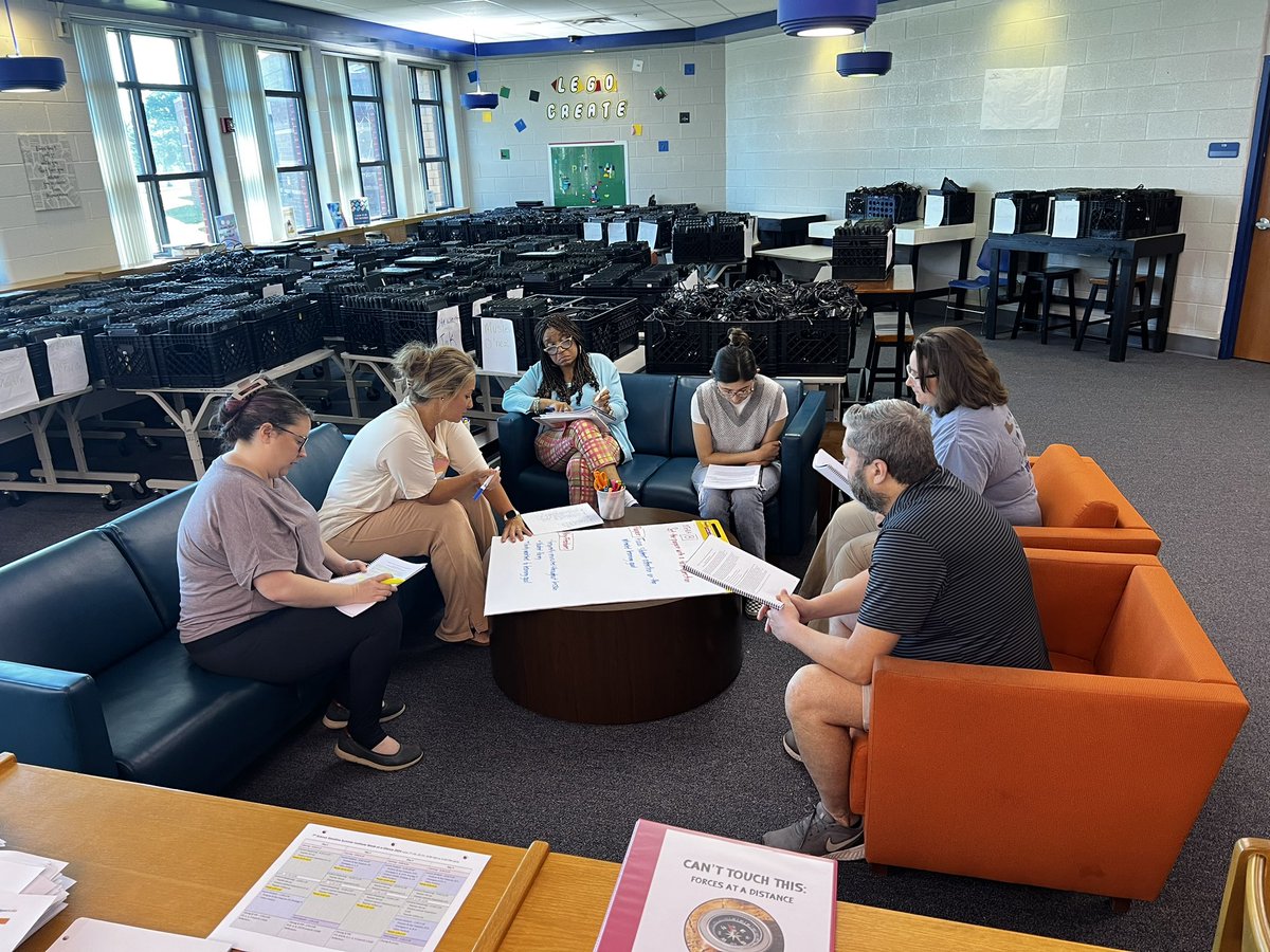 RCS_STEM's tweet image. 7th Grade Storyline Summer Institute Days 3 &amp;amp; 4: We figured out the connections between greenhouse gases, temperatures rising, and allergy seasons getting worse. These teachers (and coaches) never cease to amaze me! ❤️ @rucoschools