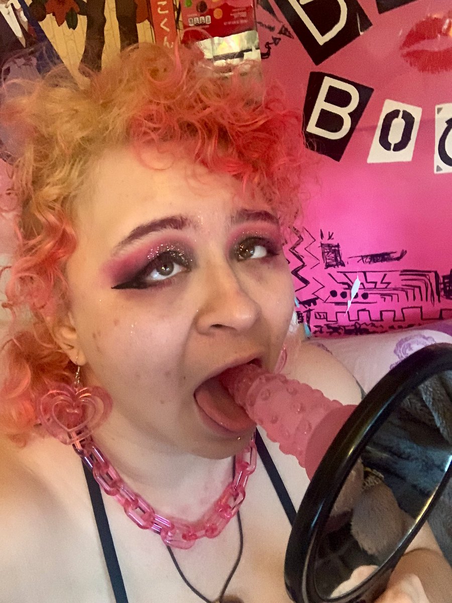 It came out my mirror!! 🐙 

See where it went into on my VIP page!