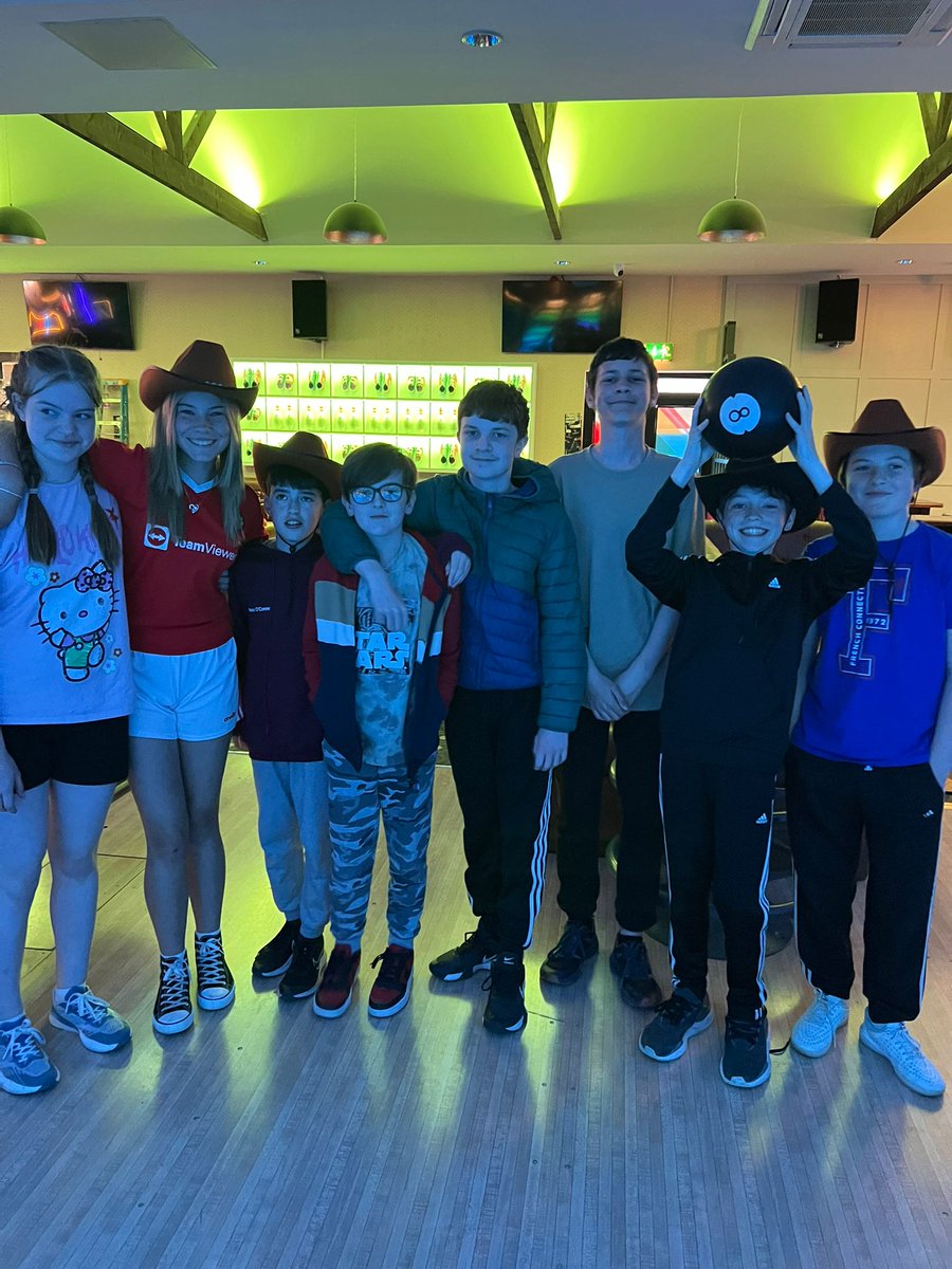 MsOConnorsClass's tweet photo. The seniors and staff enjoyed bowling. https://t.co/IZ9gDFaHUO