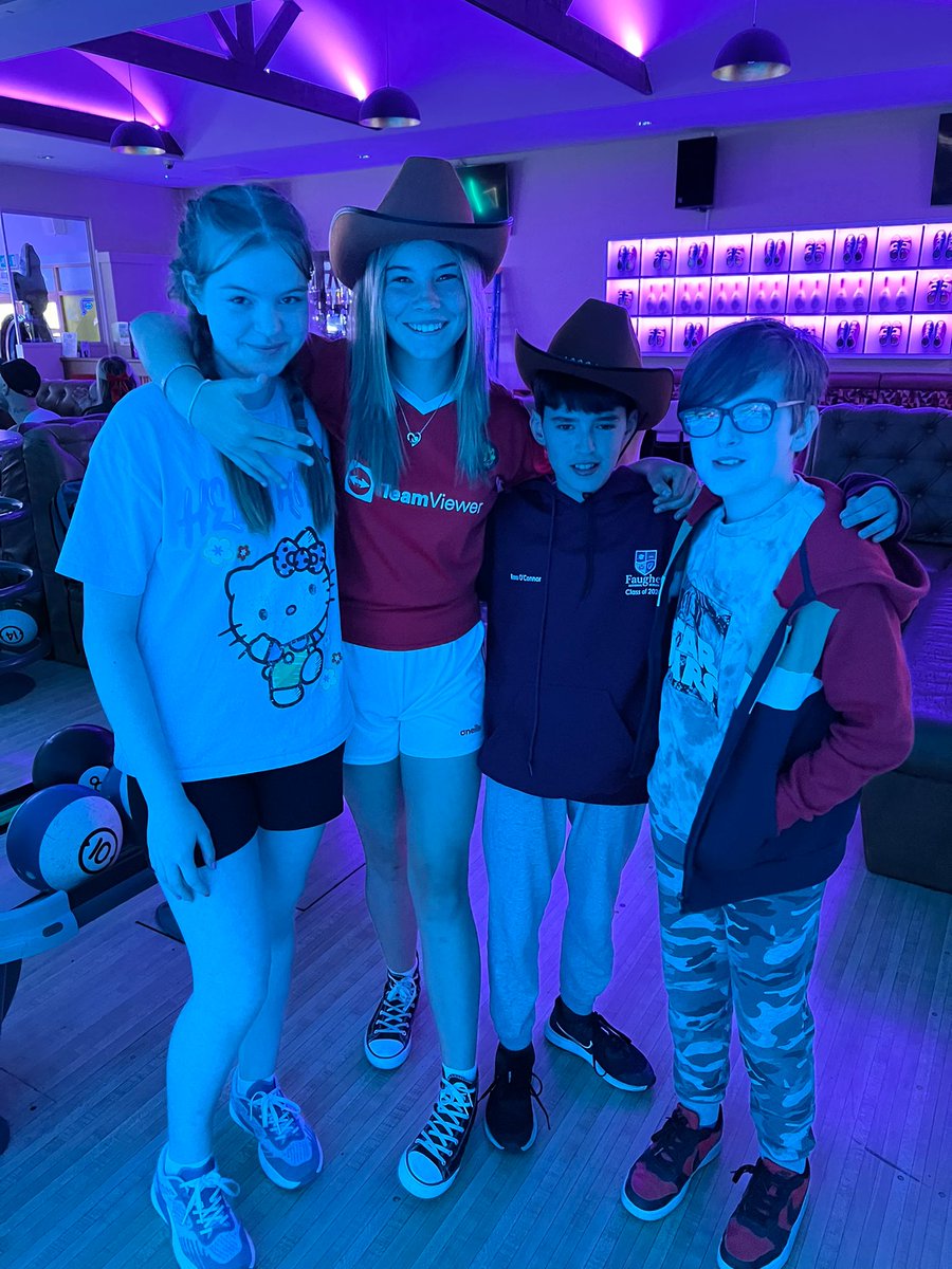 MsOConnorsClass's tweet photo. The seniors and staff enjoyed bowling. https://t.co/IZ9gDFaHUO