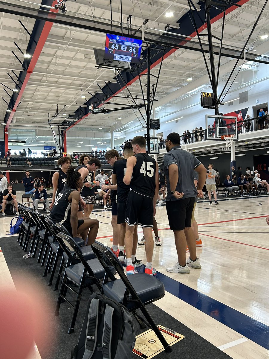 RL_HoopsKS's tweet photo. Solid first half for the top team in KS @SmnwHoops against Harber
#RLCircuit member and #1 player in 2025 in KS @KeatonW34 setting the tone across the stat line and intangibles early. Starts second half with an elbow jumper
@RL_Hoops
@CoachTreal2
@VWBAelite
@MW_Showcase https://t.co/wt307VhN7N