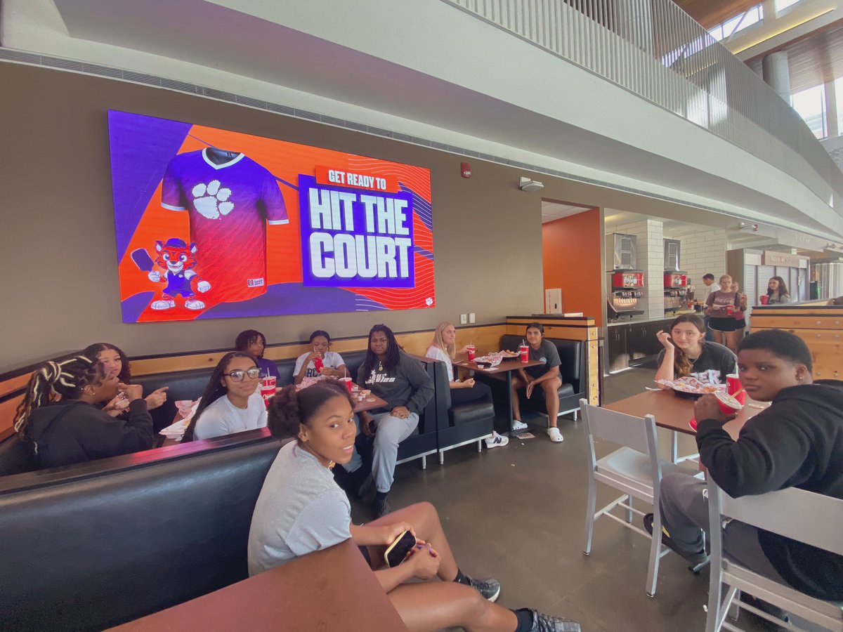 T.L. Hanna HS Girls Basketball tweet media