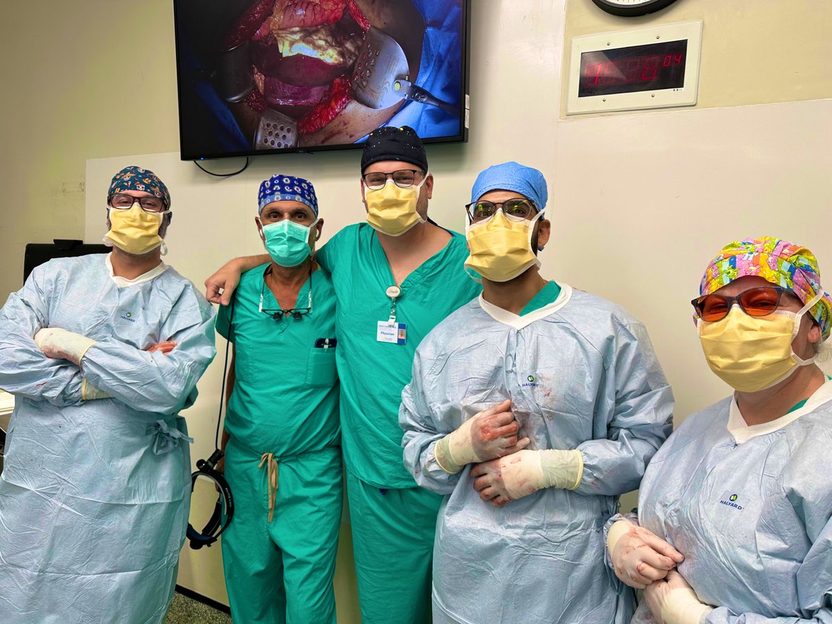 2️⃣ distal panc + splenectomy, re-do esophagus, right liver resection. All in ☝🏽 day with the legend <a href="/ziadtawad/">Ziad Awad, MD, FACS</a>