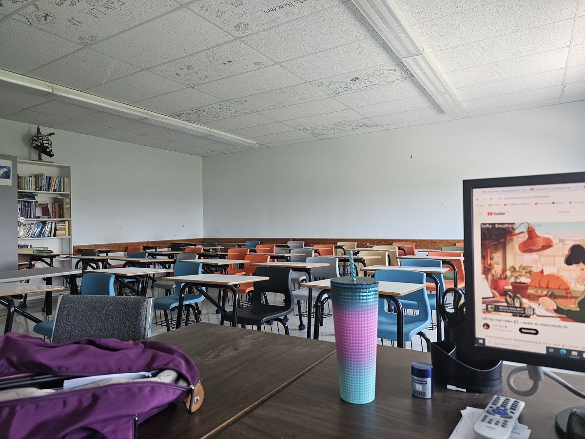 MissHTuck's tweet image. Today, we closed the book on the 2023-2024 school year.... one that was full of surprises front to back. You never know what opportunities life will throw at you! I'm so glad I got to call myself a Pioneer even for a short time. Have an awesome summer! 🎉